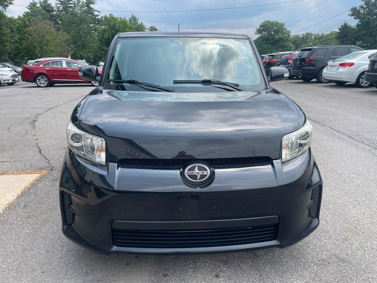Used 2012 Scion xB FWD image 2