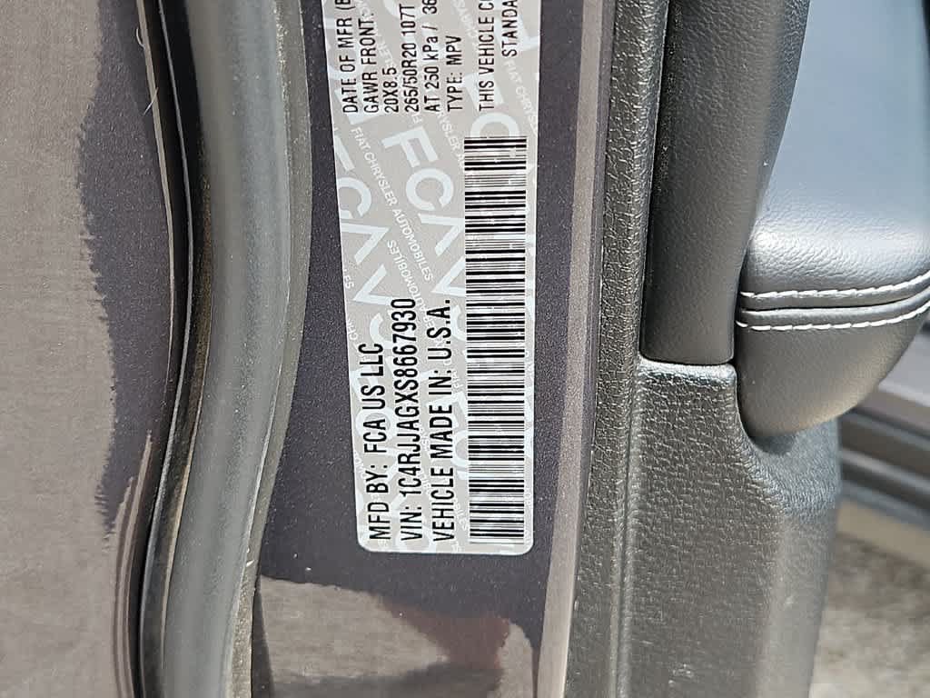 Used 2025 Jeep Grand Cherokee L Laredo RWD image 25