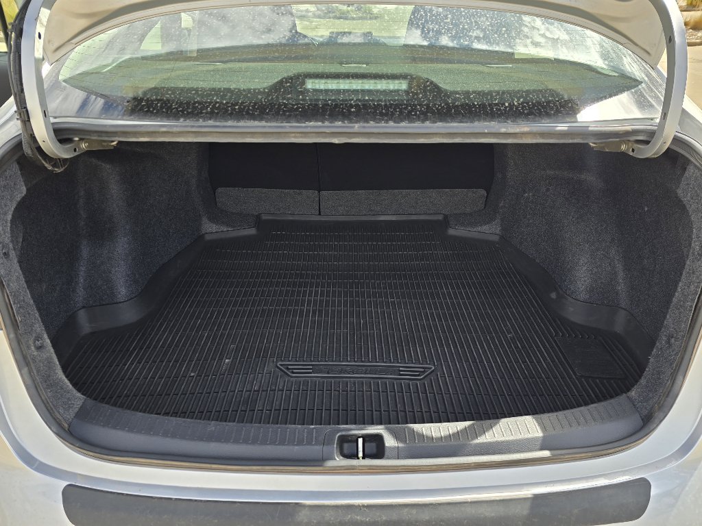 Used 2025 Toyota Corolla LE FWD image 31