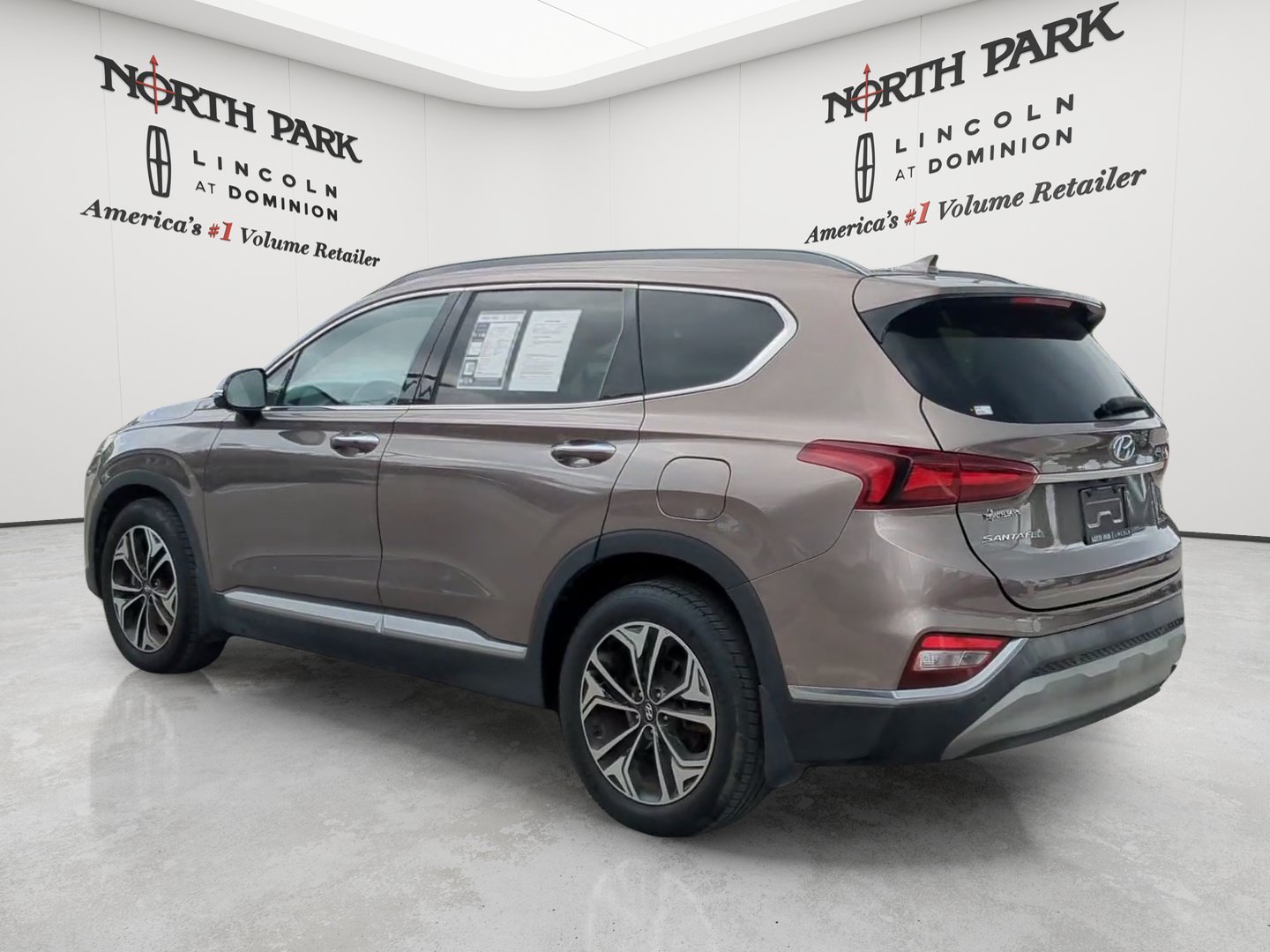Used 2019 Hyundai Santa Fe FWD image 3