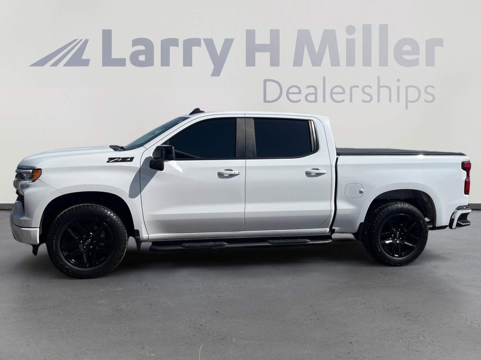 Used 2022 Chevrolet Silverado 1500 RST w/ Z71 Off-Road Package image 2