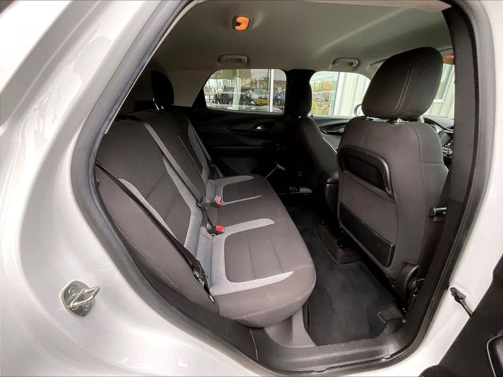Used 2023 Chevrolet TrailBlazer LT FWD image 16