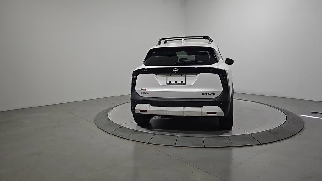 New 2025 Nissan Kicks SR image 4
