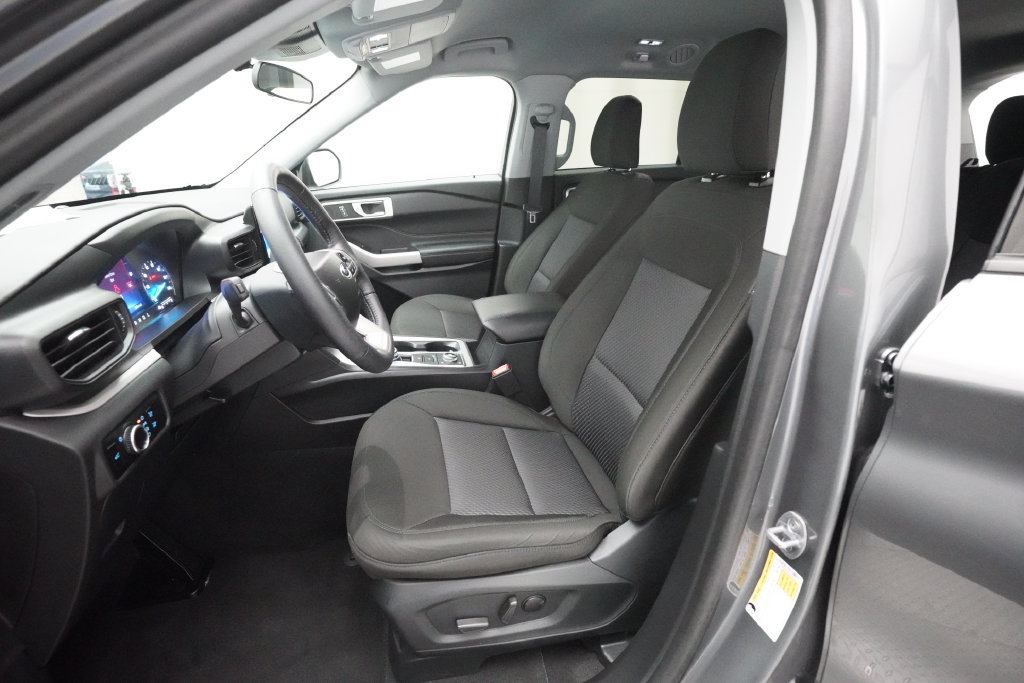 Used 2024 Ford Explorer XLT w/ Class IV Trailer Tow Package AWD/4WD image 7