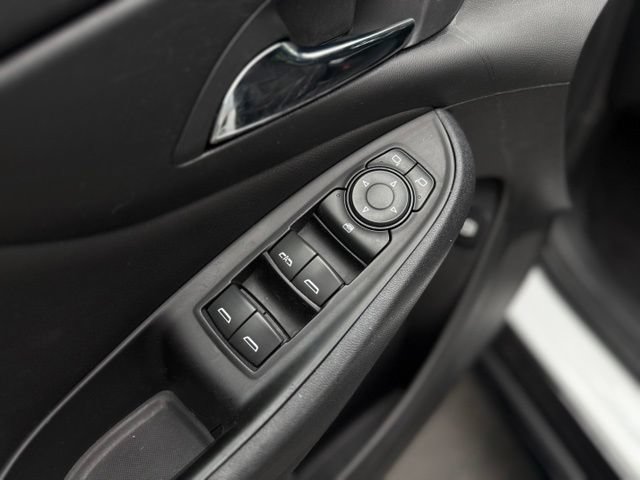 Used 2018 Chevrolet Volt LT FWD image 11