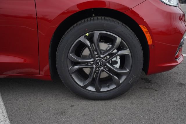 New 2026 Chrysler Pacifica Select FWD image 43