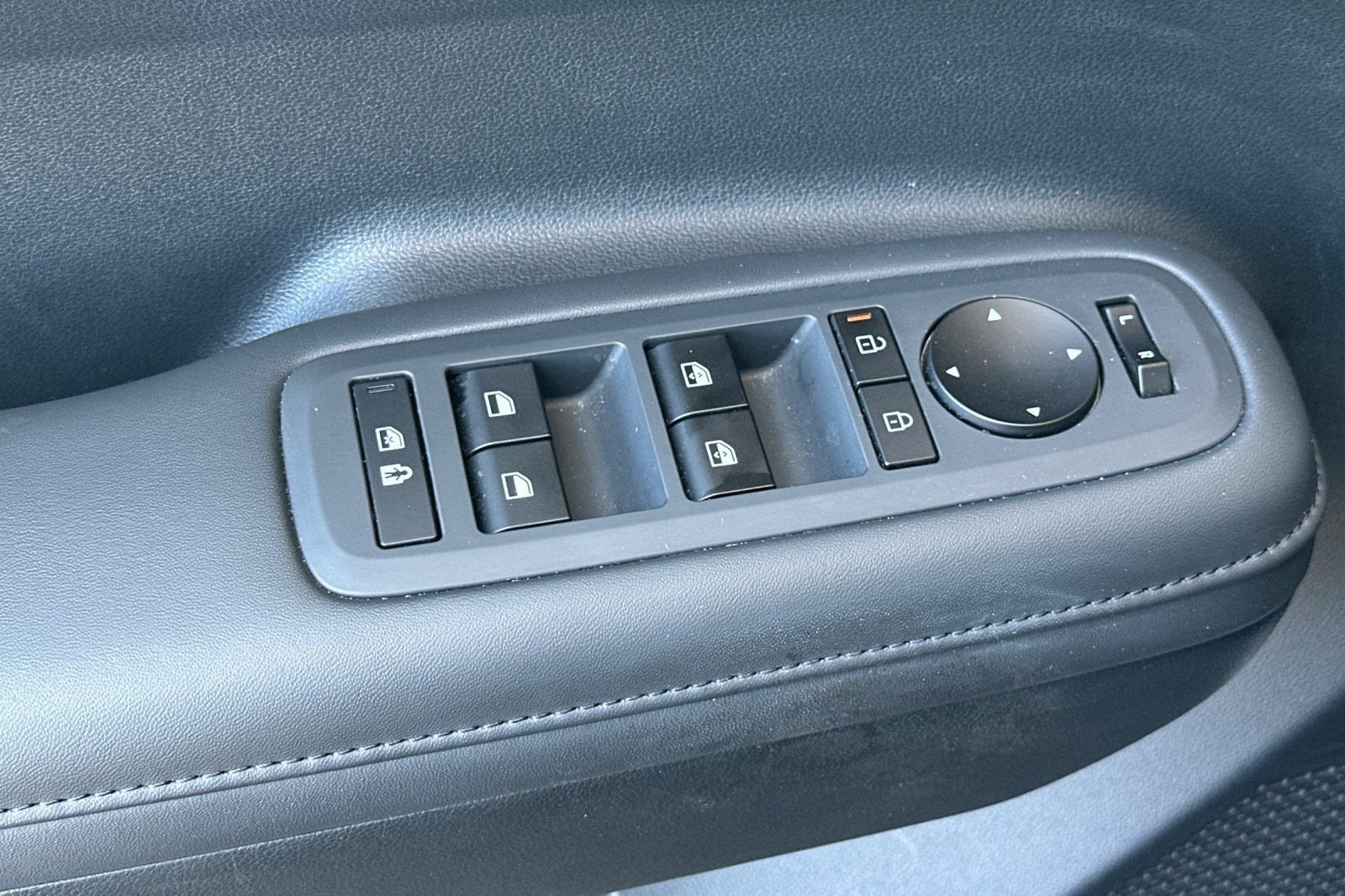 Used 2026 Hyundai Santa Fe SEL AWD/4WD image 12