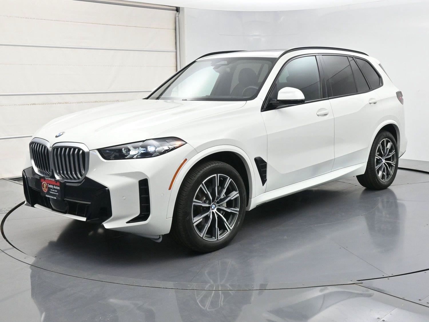 Used 2024 BMW X5 xDrive40i w/ M Sport Package