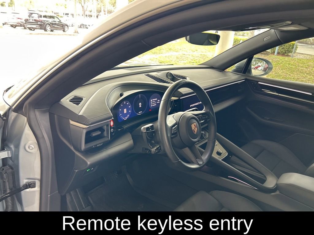 Used 2025 Porsche Macan Electric image 6