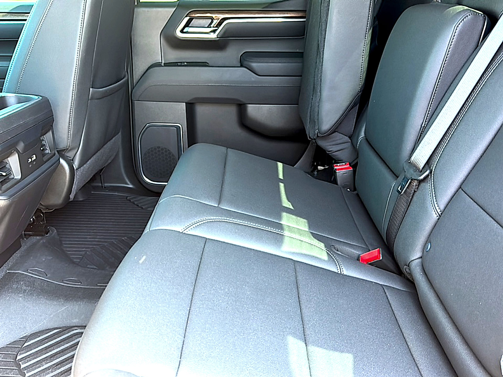 Used 2025 Chevrolet Silverado 1500 LT Trail Boss w/ Convenience Package II AWD/4WD image 19