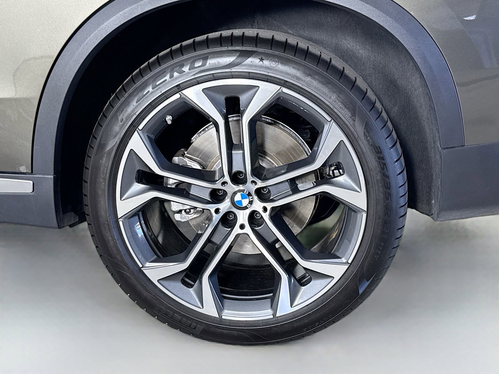 Used 2026 BMW X5 sDrive40i image 33