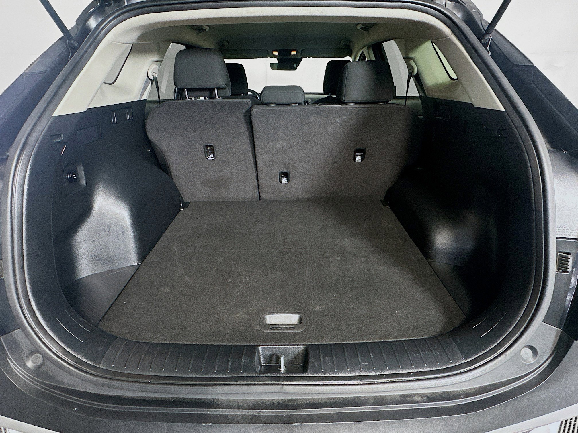 Used 2025 Kia Sportage LX image 28