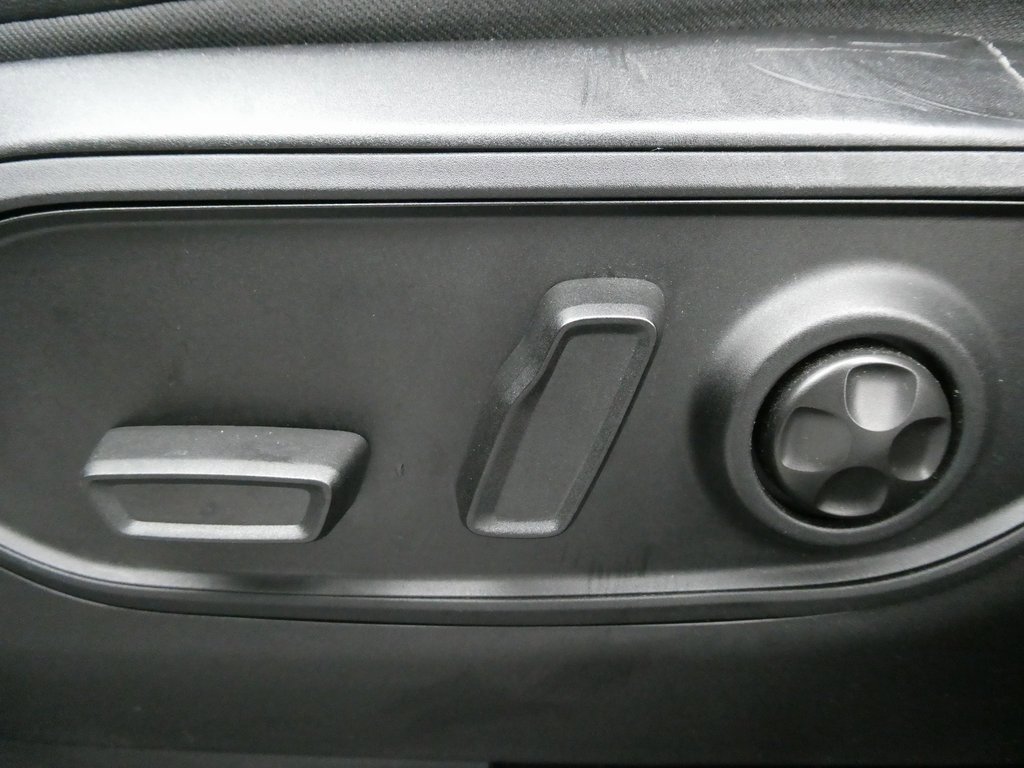 Used 2024 Jeep Grand Cherokee Altitude image 21