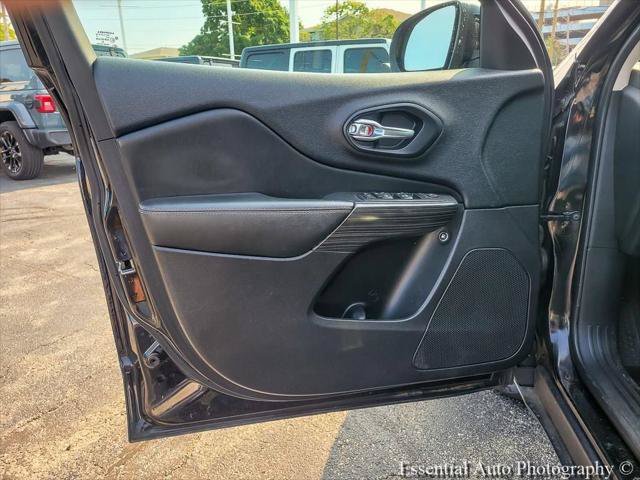 Certified 2017 Jeep Cherokee Latitude w/ Comfort & Sound Group FWD image 20