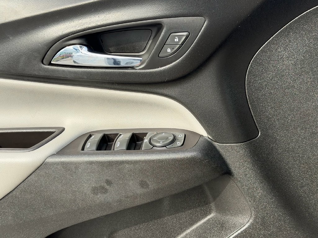 Used 2018 Chevrolet Equinox LS FWD image 23