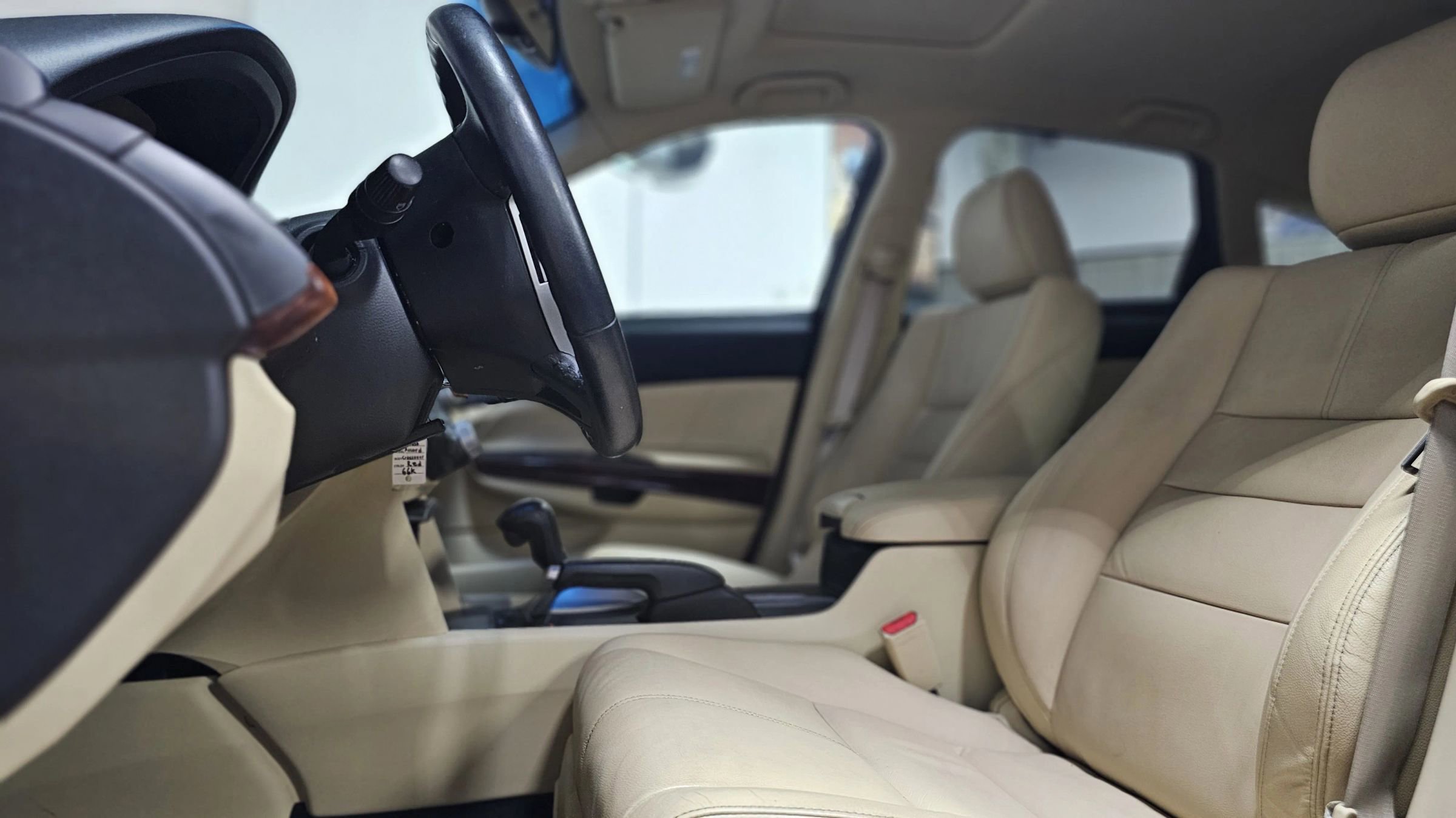 Used 2010 Honda Crosstour EX-L image 25