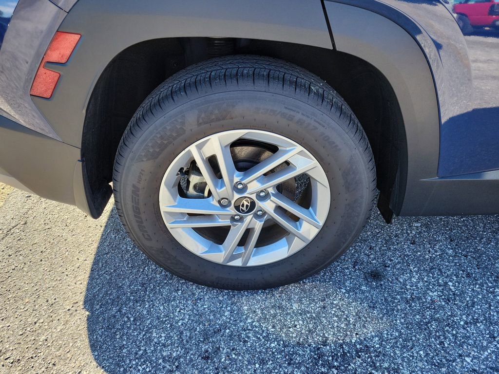 Used 2025 Hyundai Tucson SE image 5
