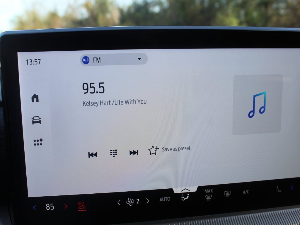 New 2026 Ford Explorer Active w/ Active Comfort Package image 14