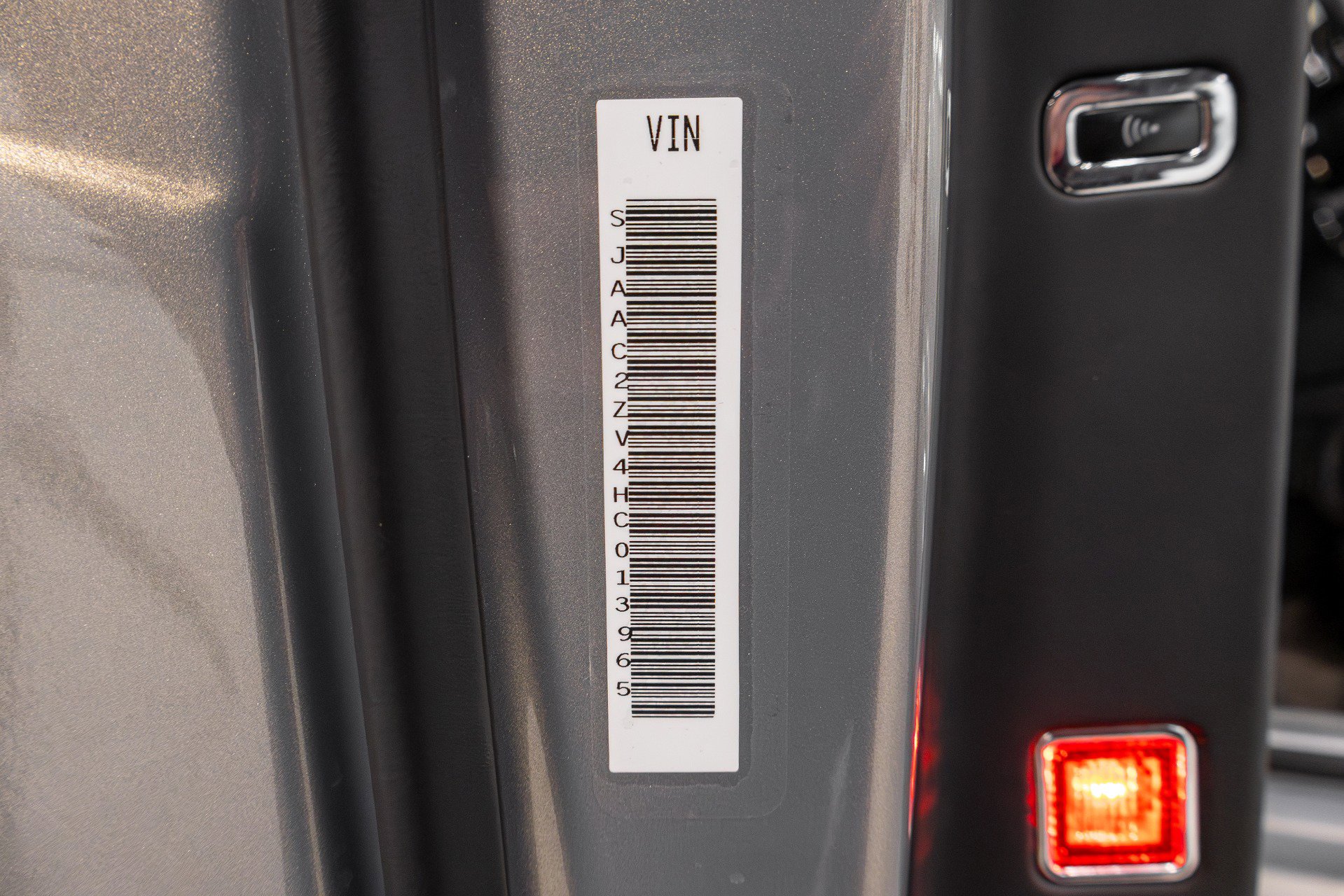 Used 2017 Bentley Bentayga Activity image 17