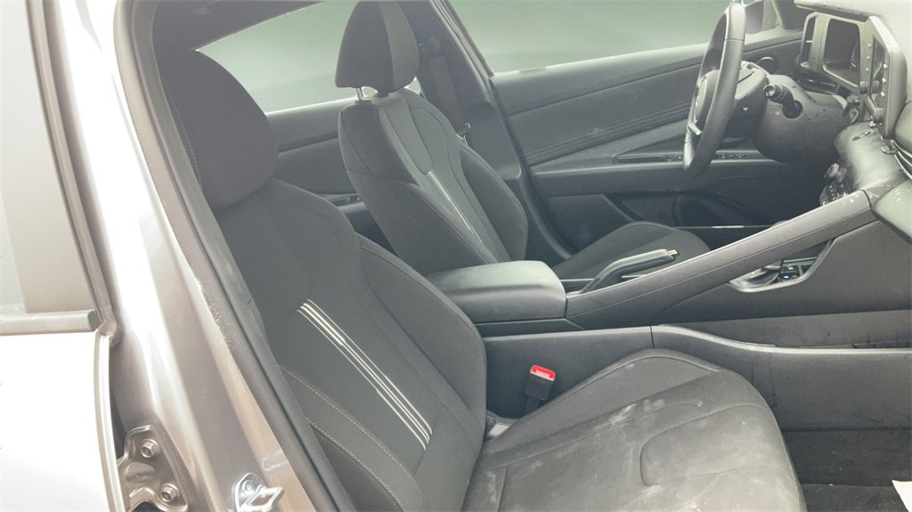 Certified 2025 Hyundai Elantra Sport image 15