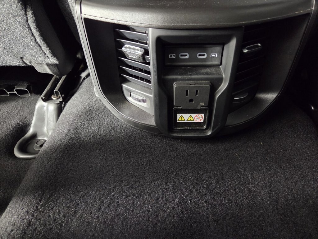 Used 2026 RAM 2500 Laramie AWD/4WD image 24