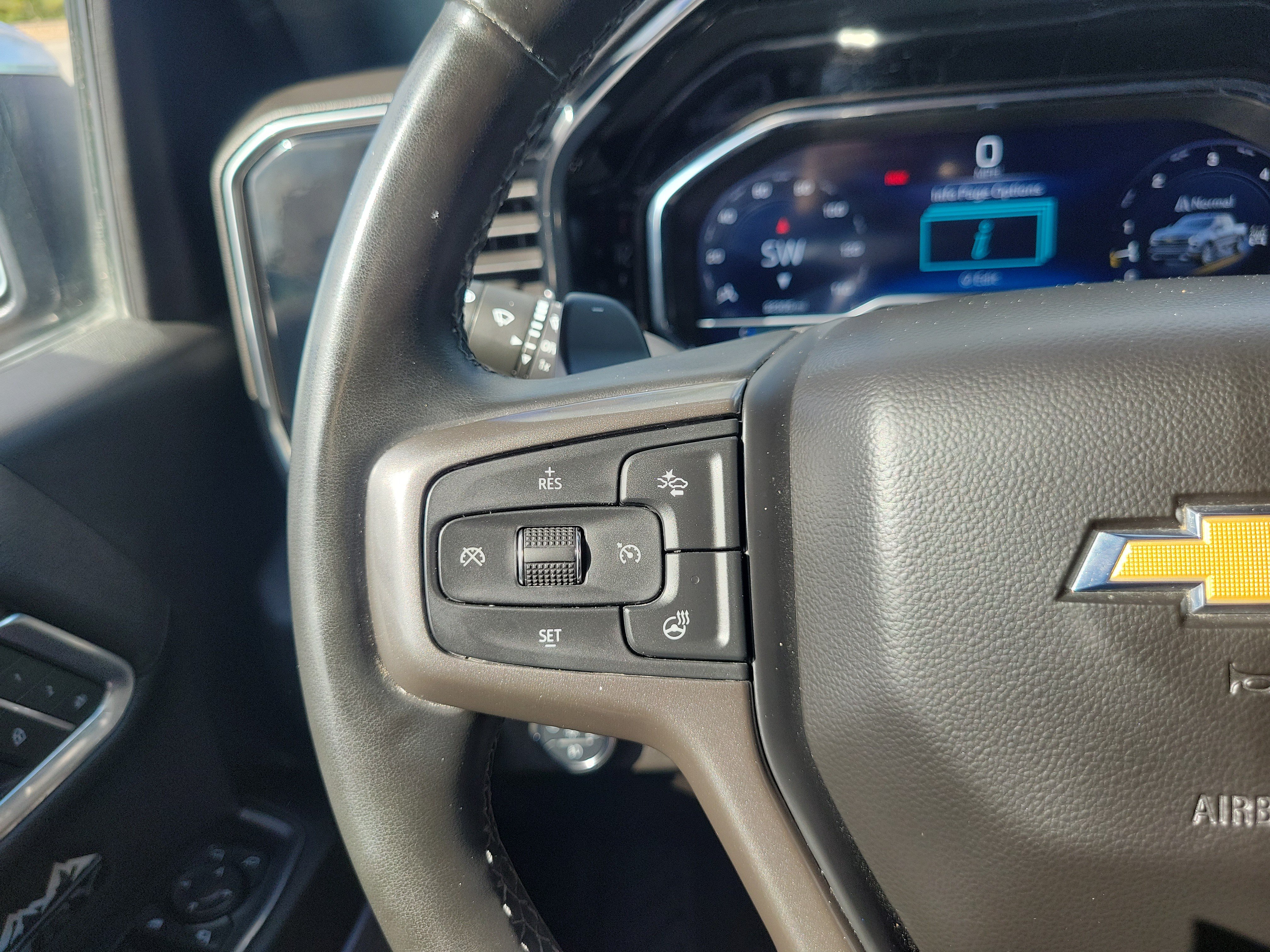 Used 2024 Chevrolet Silverado 1500 High Country w/ Technology Package AWD/4WD image 17
