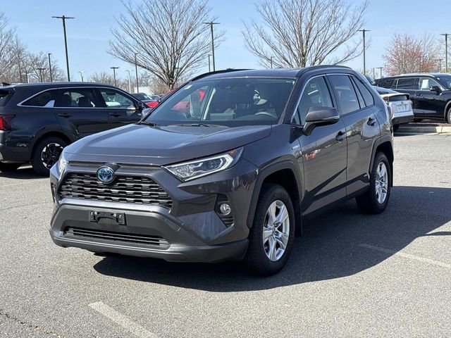 Used 2020 Toyota RAV4 XLE w/ Convenience Package image 5
