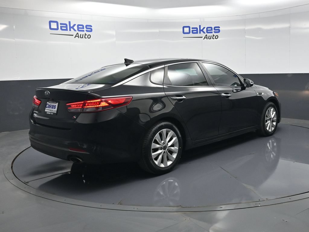 Used 2018 Kia Optima S FWD image 7