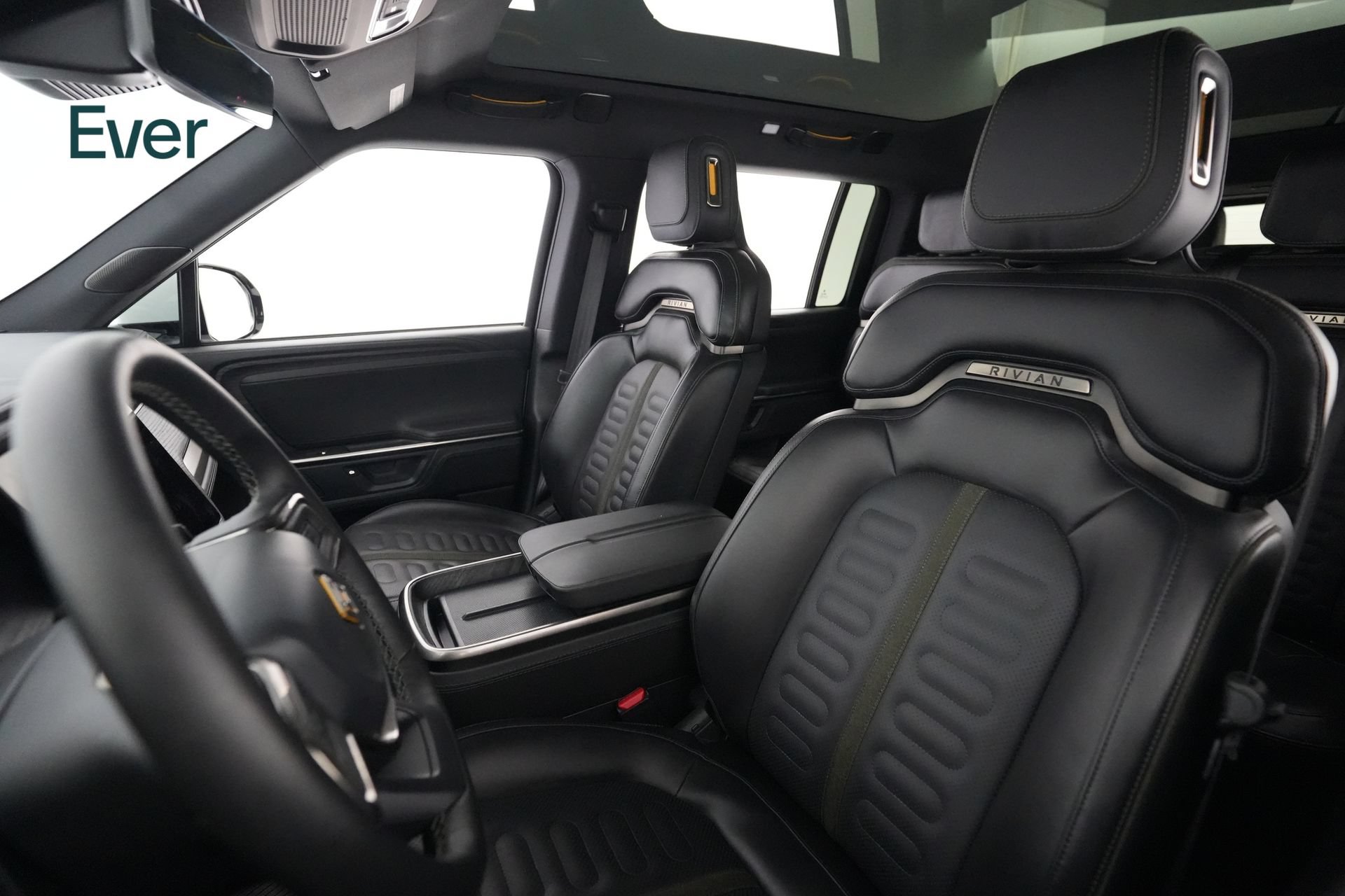 Used 2025 Rivian R1S Adventure AWD/4WD image 4