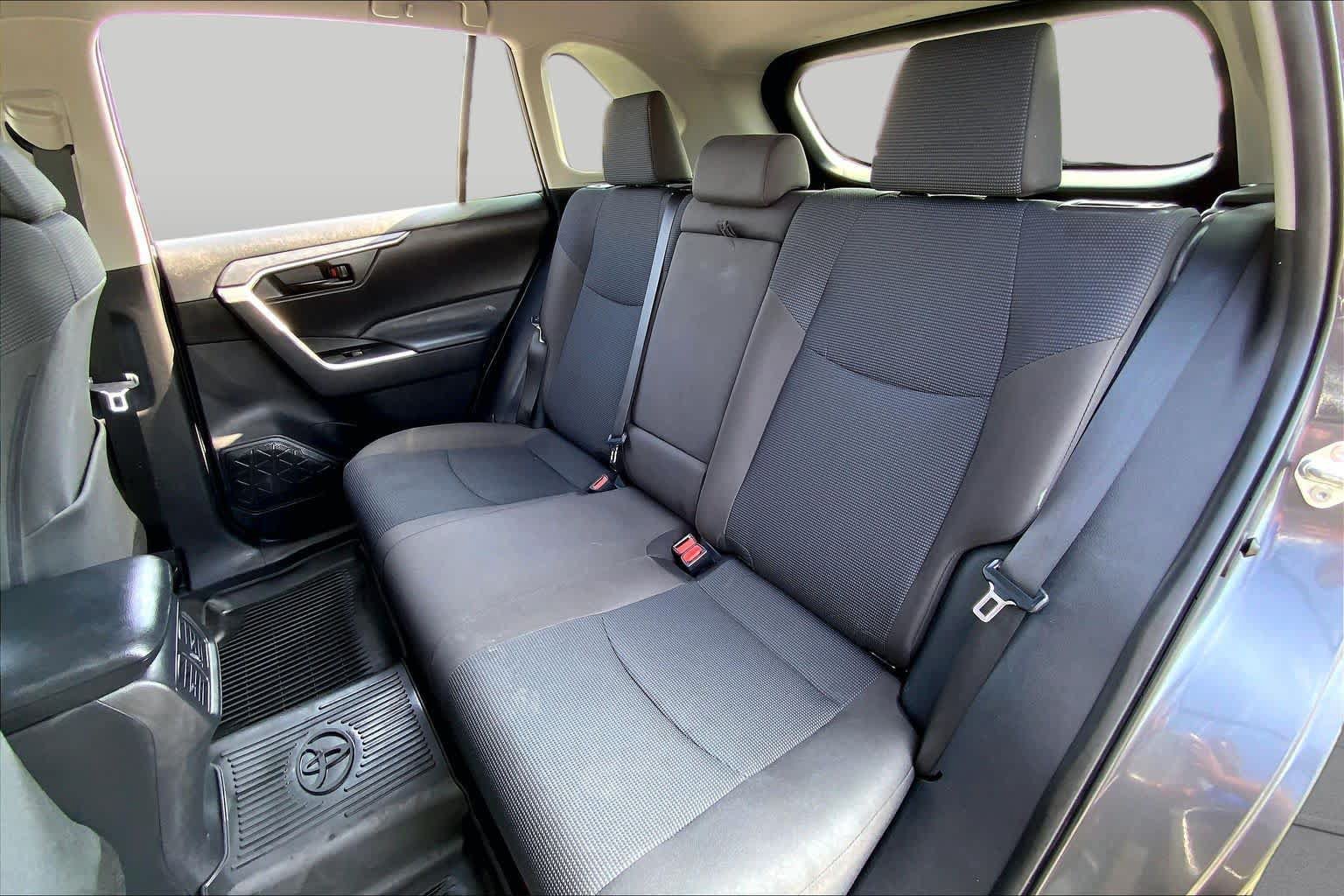 Used 2023 Toyota RAV4 LE FWD image 20
