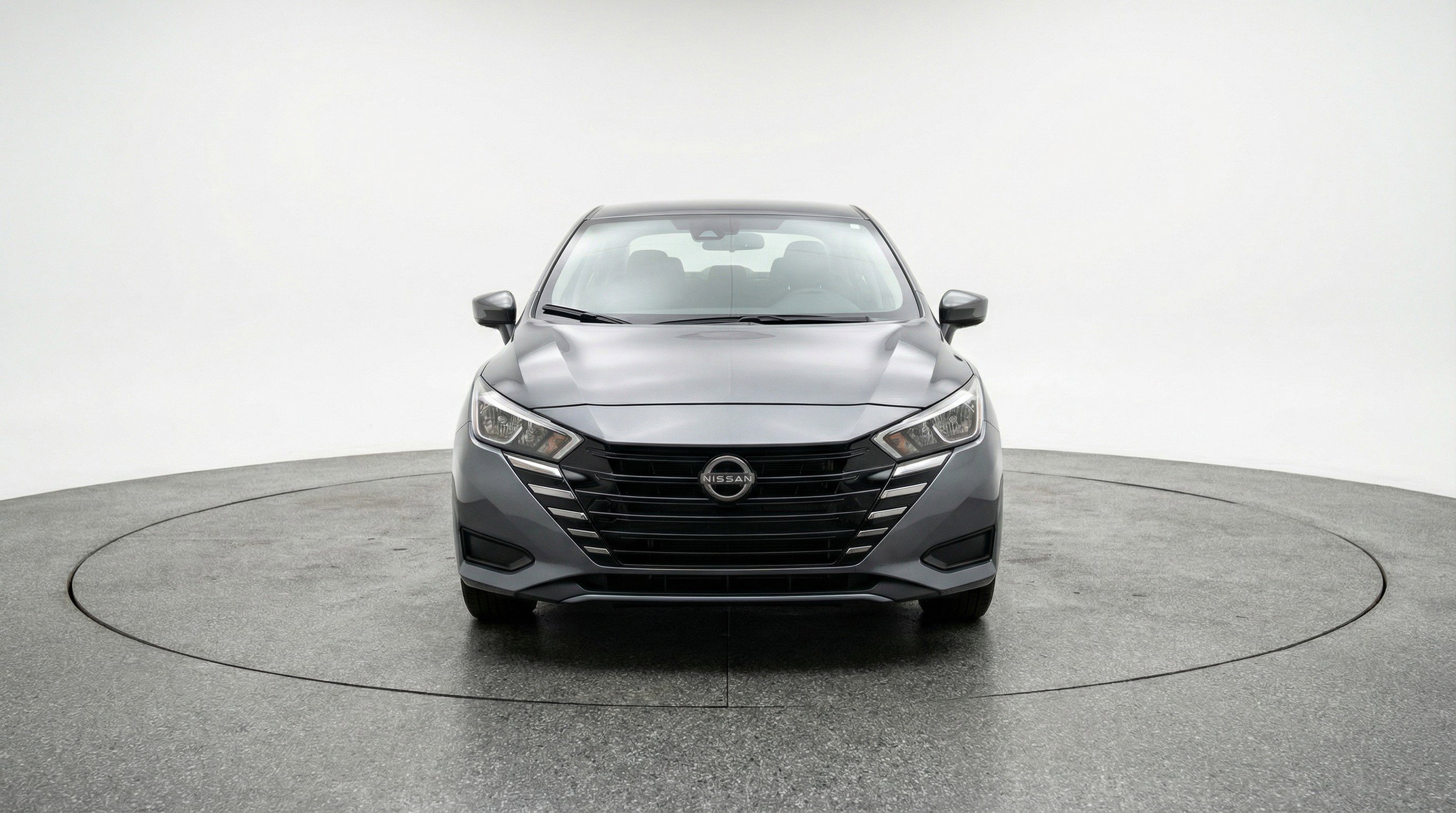 Used 2025 Nissan Versa SV image 2