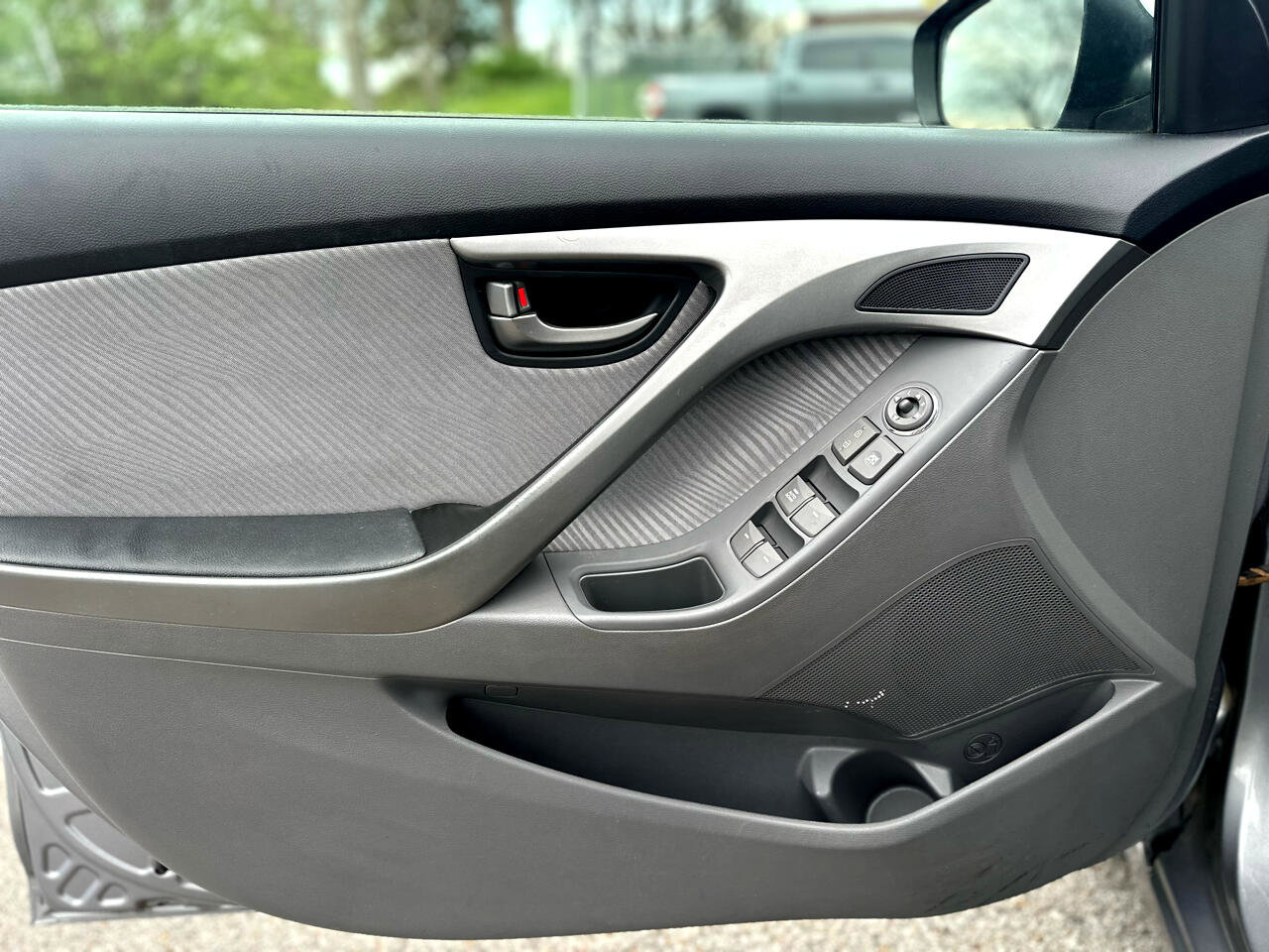 Used 2013 Hyundai Elantra GLS w/ Preferred Pkg image 28