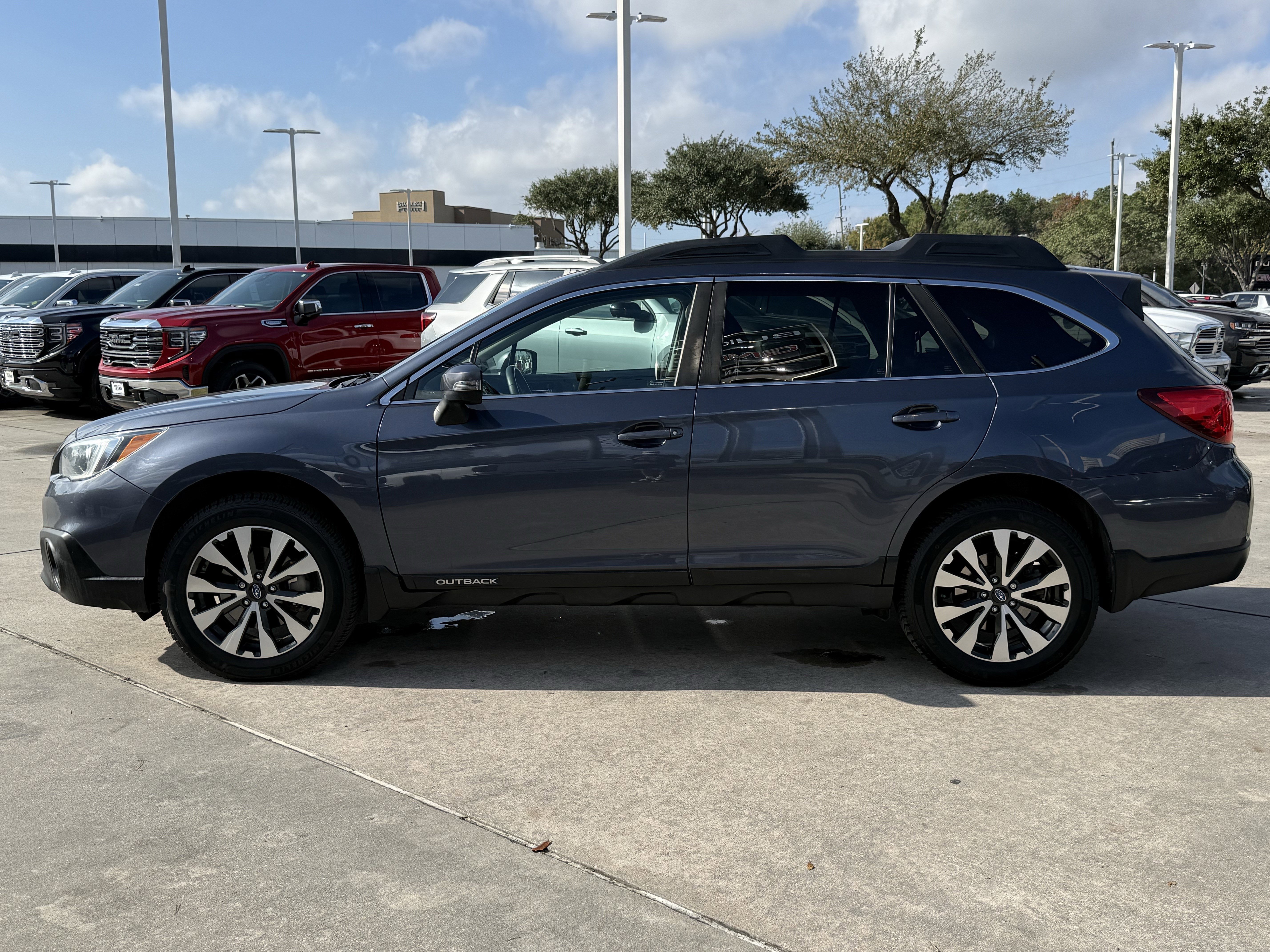 Used 2017 Subaru Outback 2.5i Limited image 8