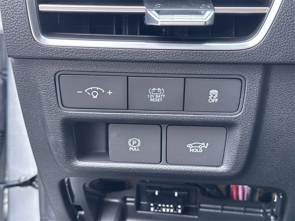 New 2025 Hyundai Sonata Limited image 13