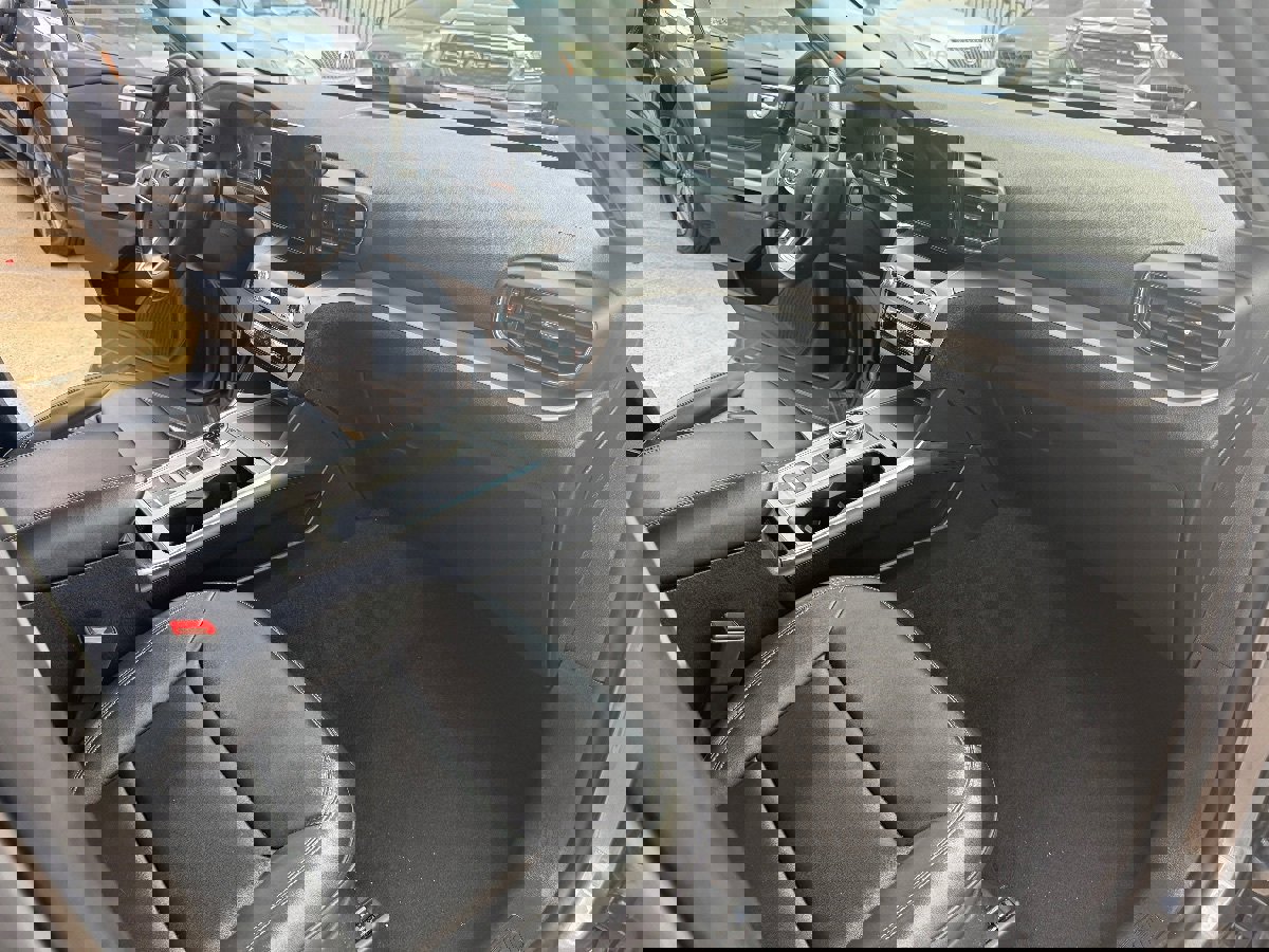 Used 2024 Ford Explorer XLT w/ Equipment Group 202A image 14