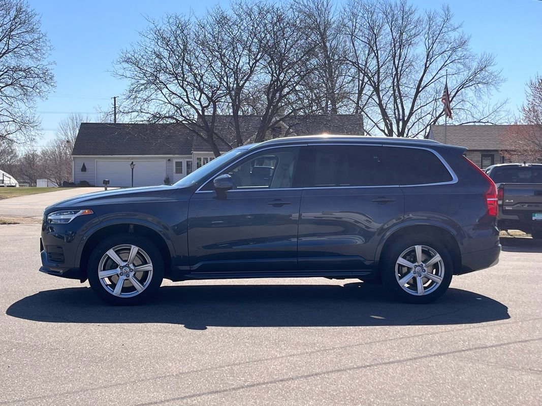 Used 2022 Volvo XC90 T6 Momentum AWD/4WD image 5