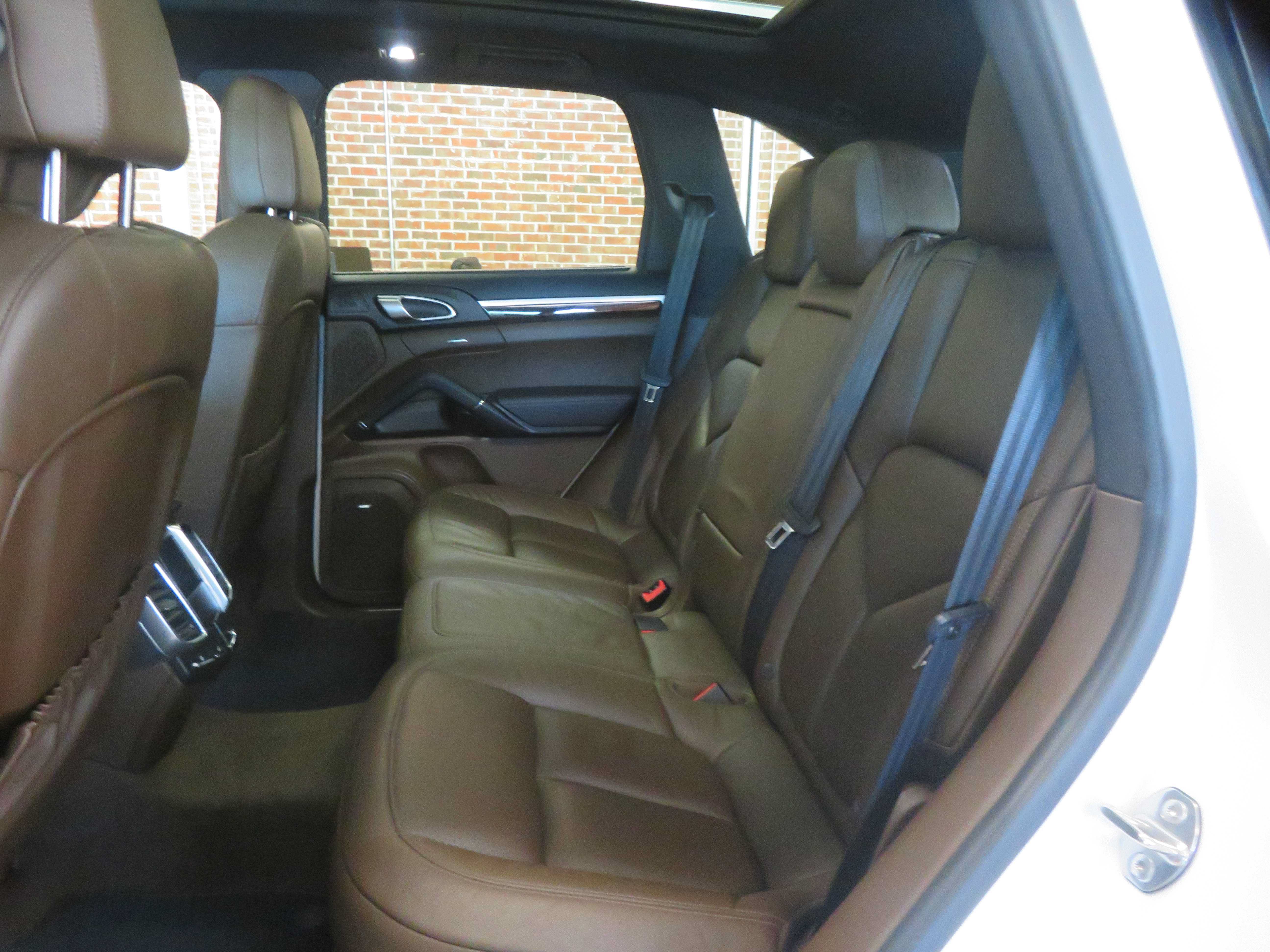 Used 2015 Porsche Cayenne S AWD/4WD image 20