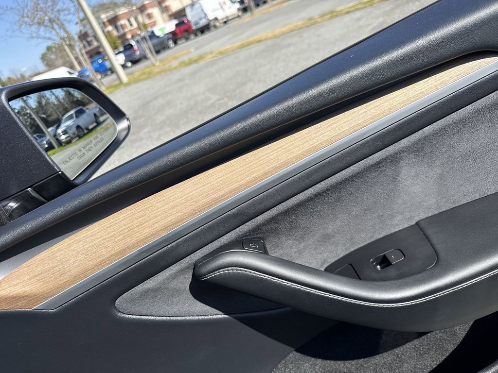 Used 2023 Tesla Model Y Long Range image 22