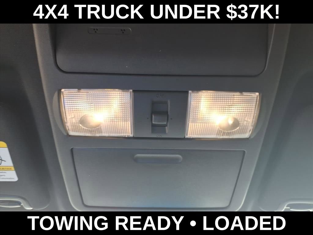 Used 2025 Nissan Frontier PRO-4X image 25