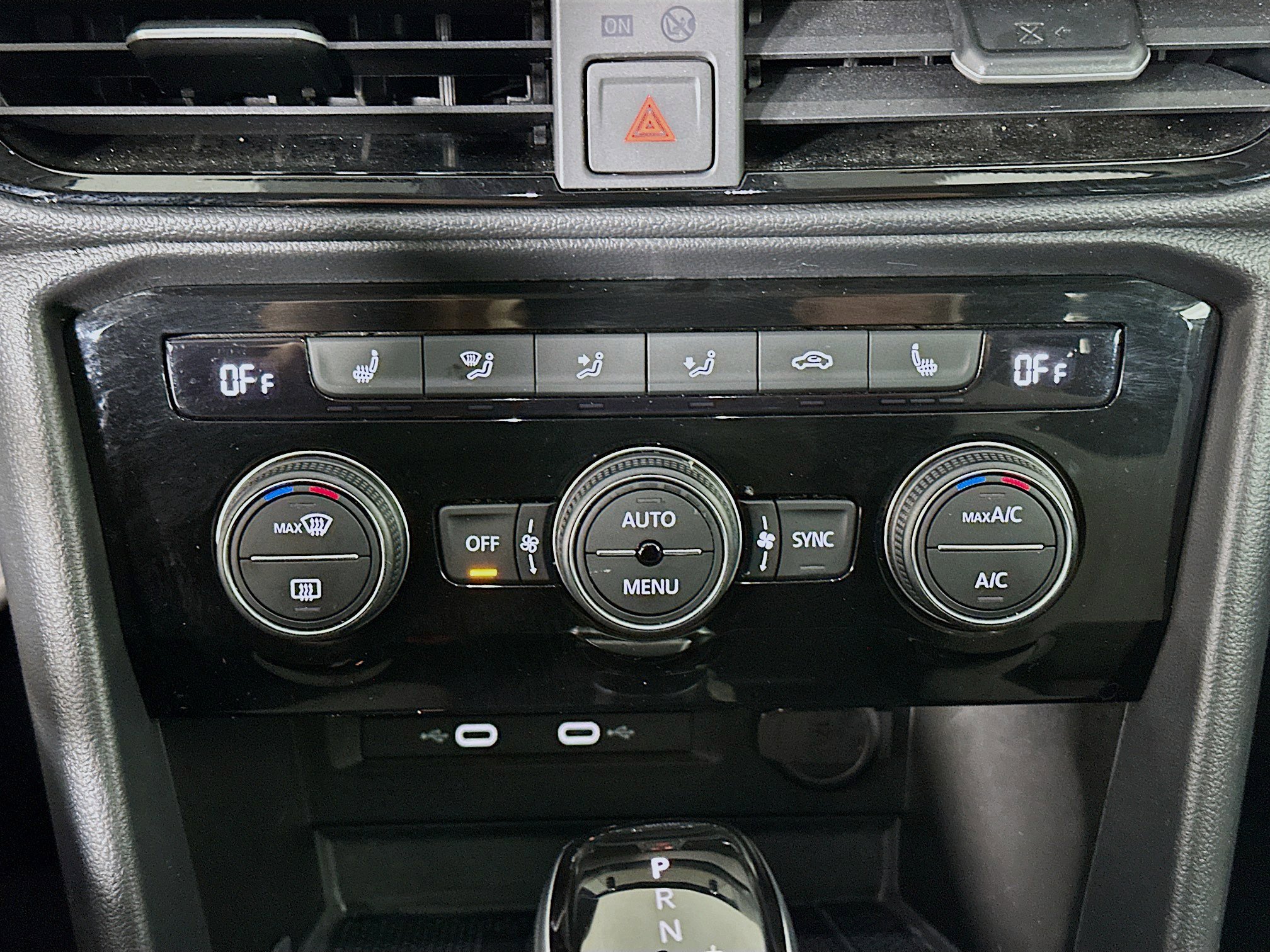 Used 2024 Volkswagen Taos SE image 23