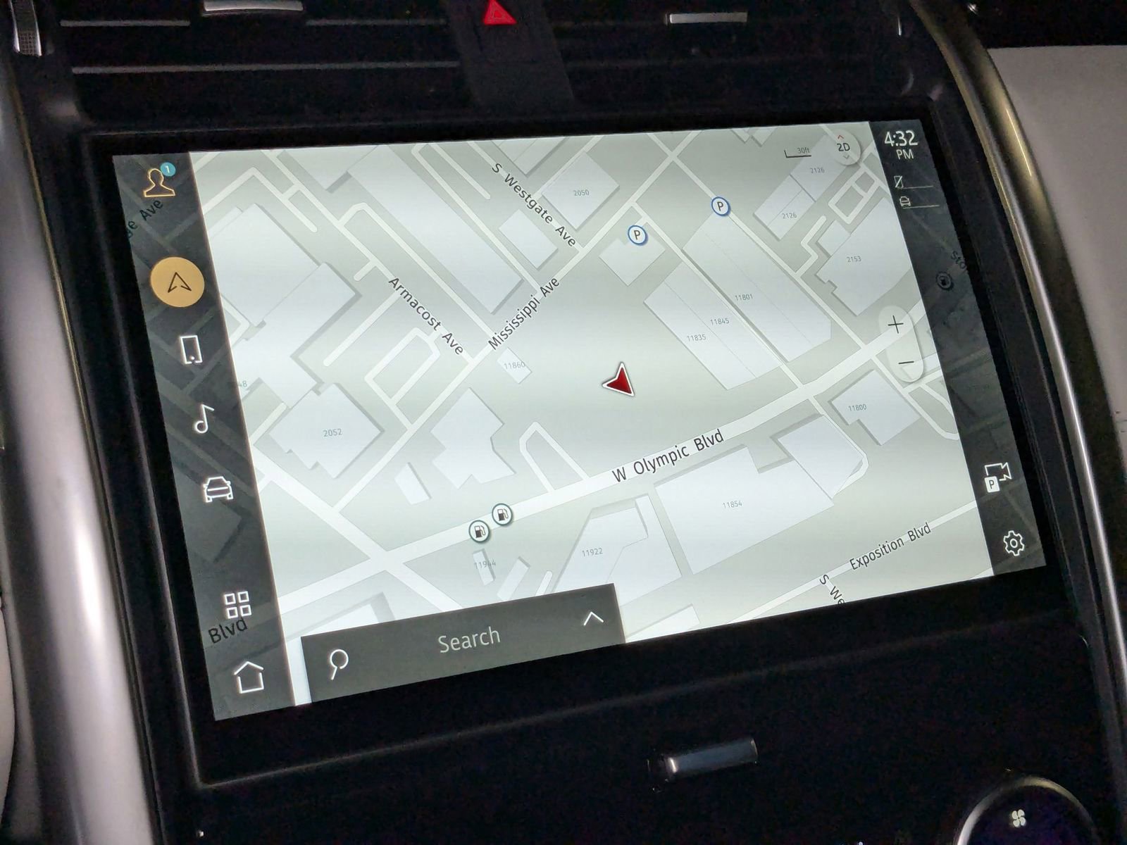 New 2025 Land Rover Discovery S image 14