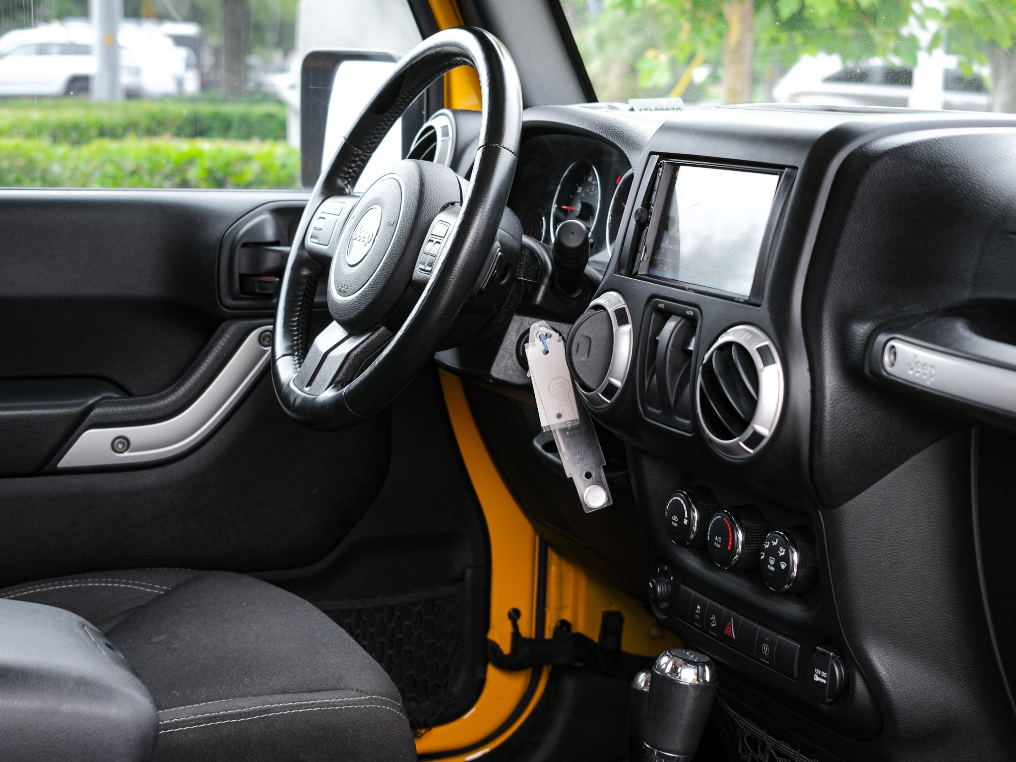 Used 2015 Jeep Wrangler Sahara AWD/4WD image 19