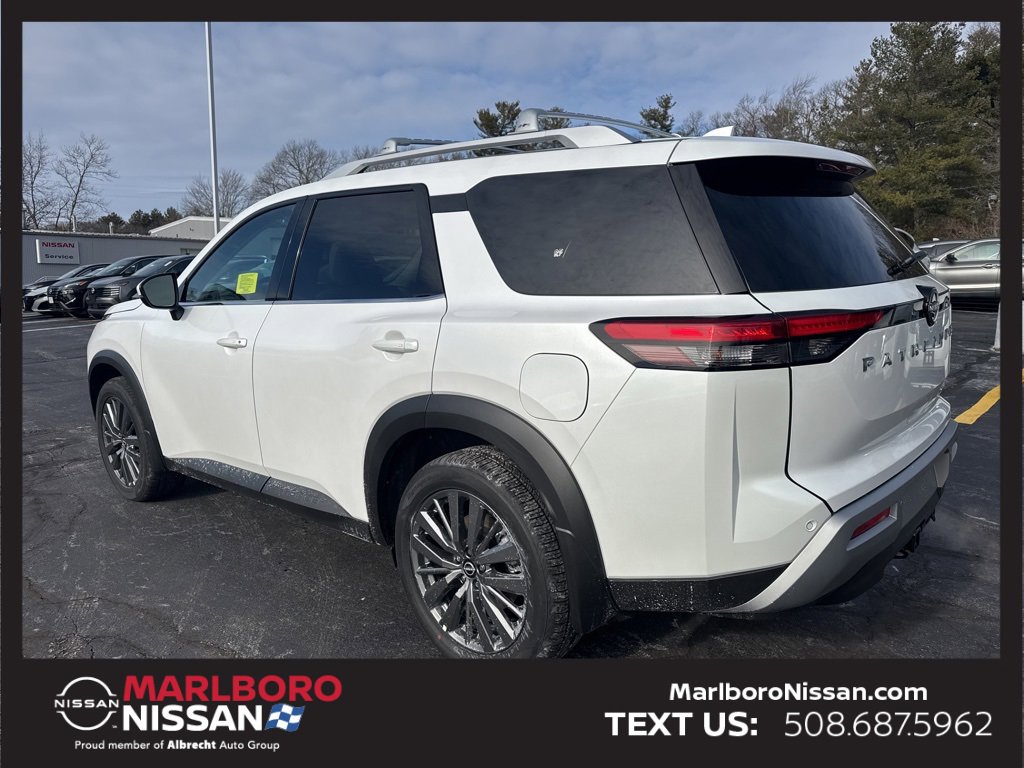 New 2025 Nissan Pathfinder SL w/ SL Premium Package image 5