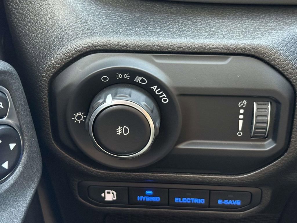 Certified 2023 Jeep Wrangler Unlimited w/ Cold Weather Group AWD/4WD image 31