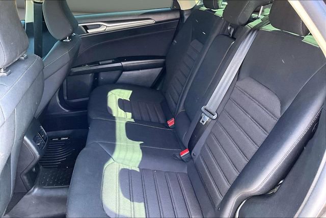 Used 2020 Ford Fusion SE image 22