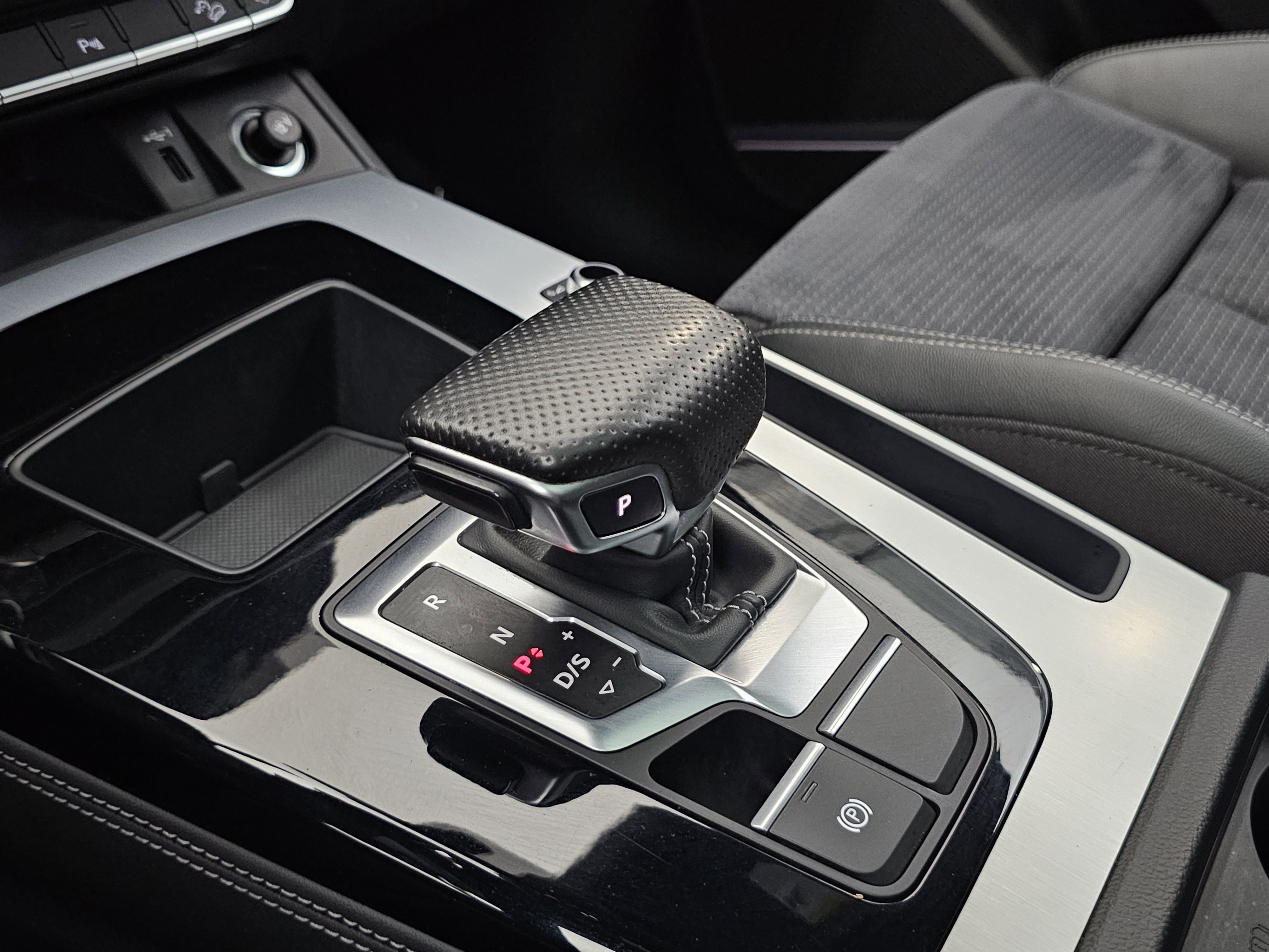 Used 2023 Audi Q5 e Premium Plus w/ Premium Plus Package image 34