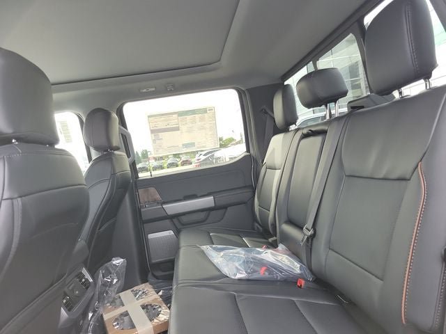 New 2026 Ford F350 Lariat w/ Black Appearance Package AWD/4WD image 32
