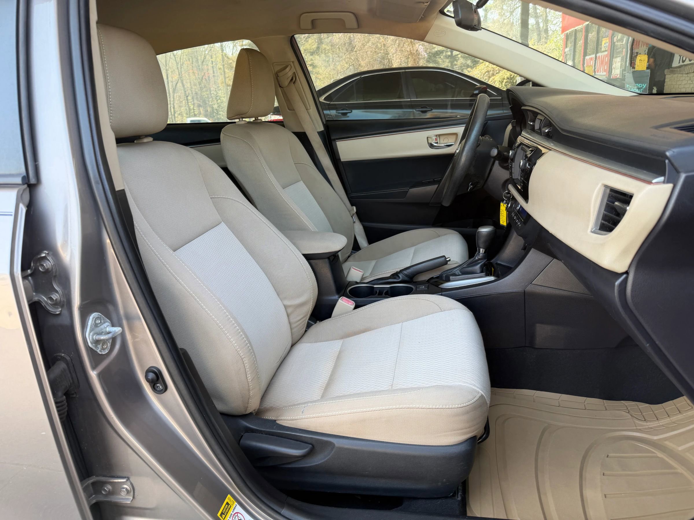 Used 2016 Toyota Corolla LE image 10