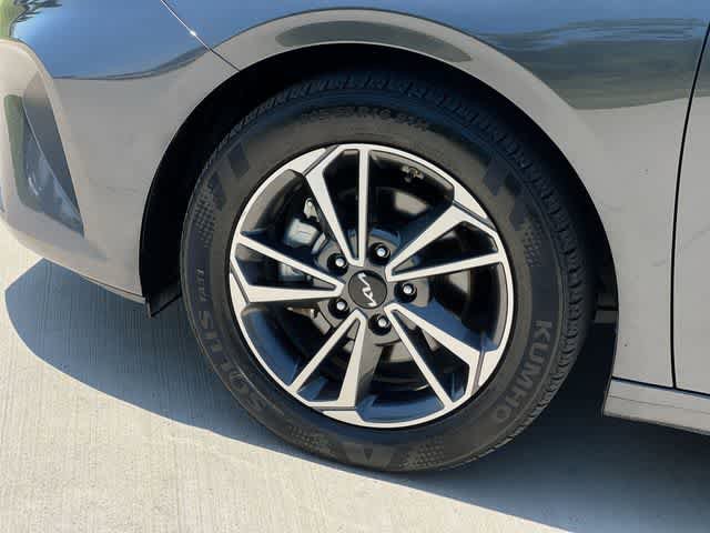 Used 2023 Kia Forte LXS w/ LXS Technology Package FWD image 9