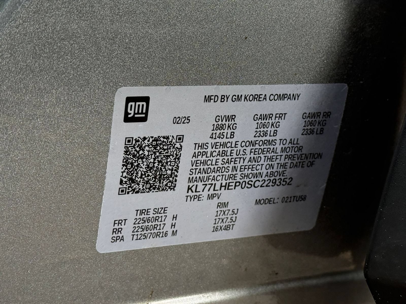 Used 2025 Chevrolet Trax LT FWD image 25
